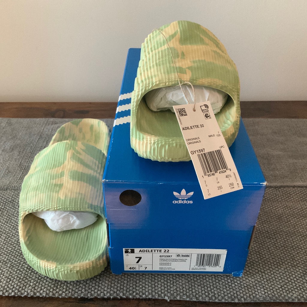 Brand New Never Worn Adidas Adilette 22